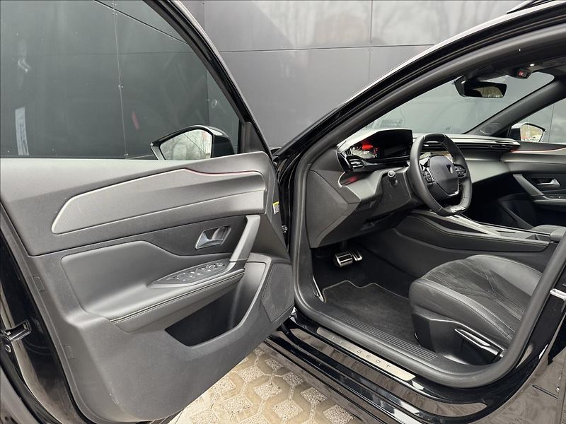 Peugeot 308 1,2 PT 96kW GT Line AT8 DPH - fotka 10 z 27