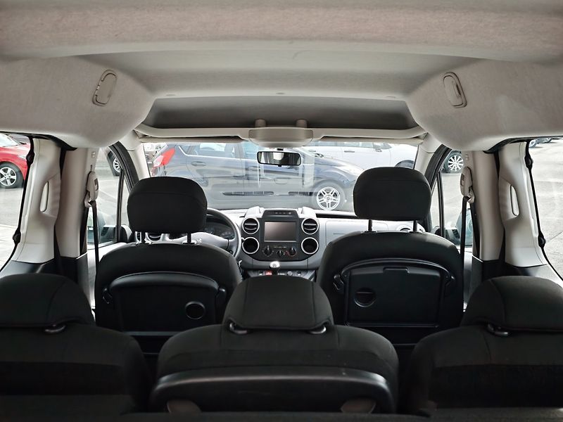 Peugeot Partner (2015) Tepee 1,6 HDI 73 KW - fotka 10 z 25