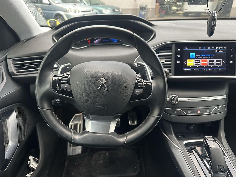 Peugeot 308 (2021) - fotka 23 z 24