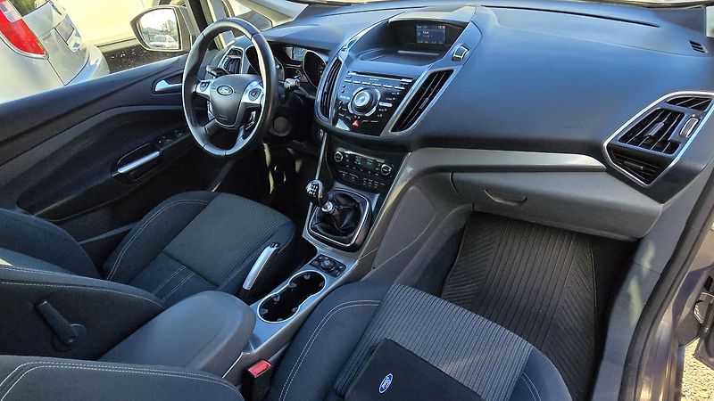 Ford Grand C-MAX 1.6 16V TITANIUM 7MÍSTNÝ  - fotka 23 z 42