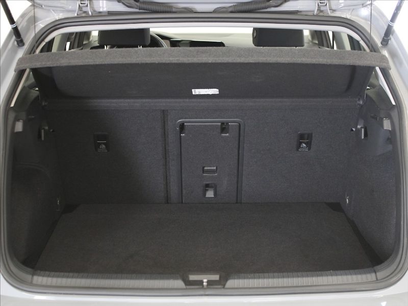Volkswagen Golf 1,0 TSi 81kW Life ČR 130tkm - fotka 19 z 19
