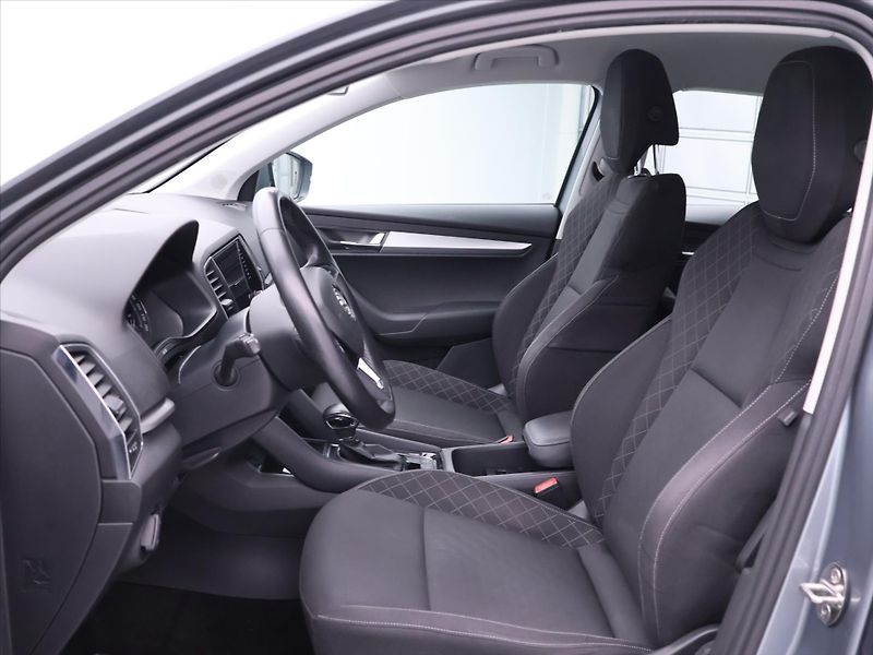 Škoda Karoq 1,5 TSI 110kW DSG CZ Navi LED - fotka 9 z 30