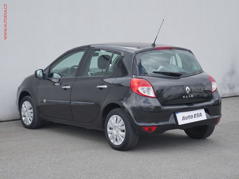Renault Clio (2011) 1.2i, AC, temp - fotka 6 z 18