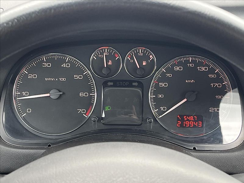 Peugeot 307 1,4 i 16v - fotka 12 z 18
