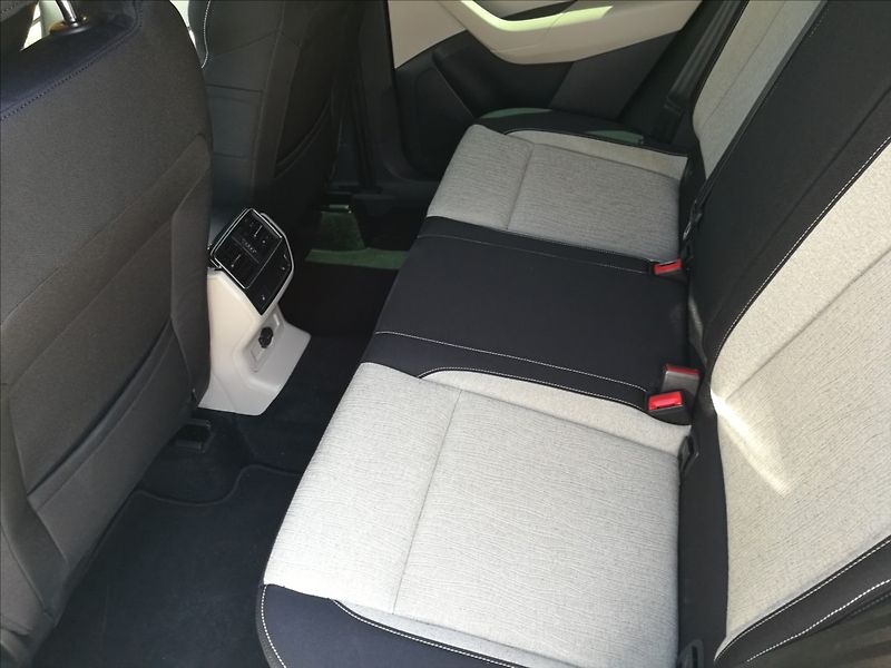 Škoda Karoq 1,5 TSI DSG - fotka 19 z 24