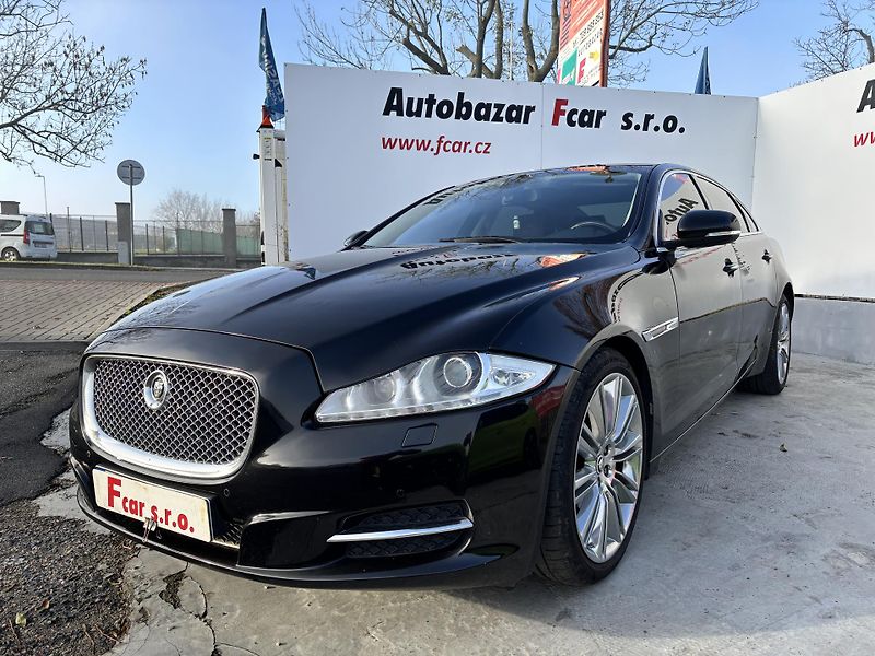 Jaguar XJ (2010) 3.0V6D Alu kola, rezervace - fotka 3 z 35