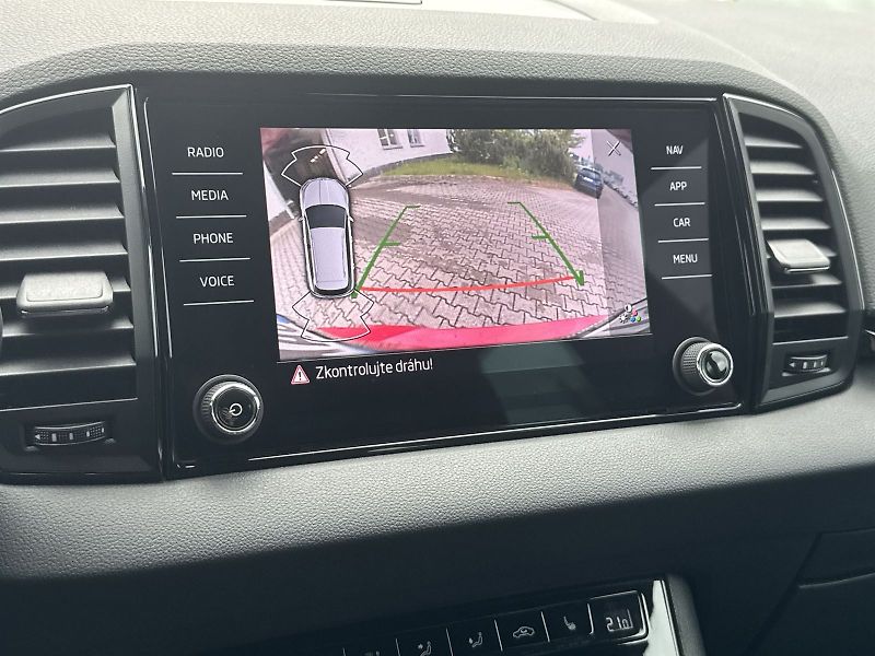 Škoda Karoq (2022) 2.0 TSI 4x4 DSG SportLine - fotka 15 z 35