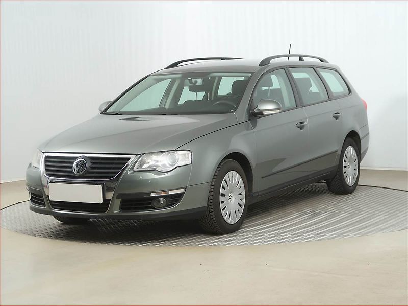 Volkswagen Passat (2009) 2.0 TDI, Tempomat - fotka 2 z 15