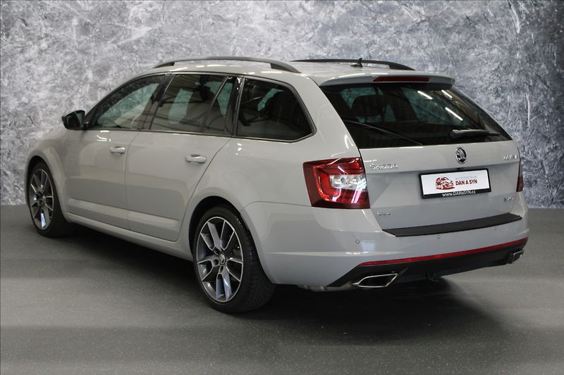 Škoda Octavia 2,0 TDI RS 4x4 DSG TOP VIRTUAL - fotka 3 z 38