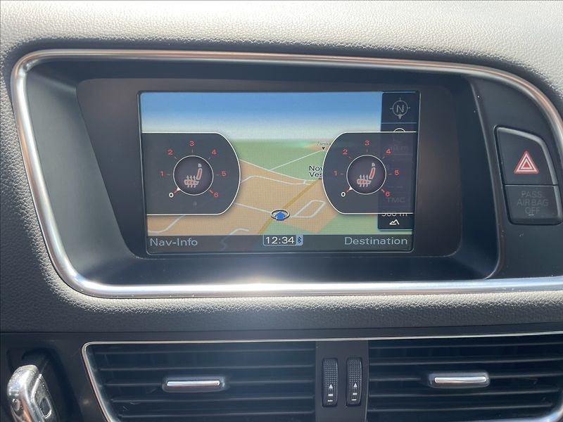 Audi Q5 3,0 TDi Quattro S-Line CZauto - fotka 18 z 44
