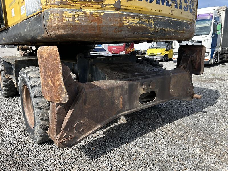 Komatsu (2006) PW200-7H - fotka 8 z 15