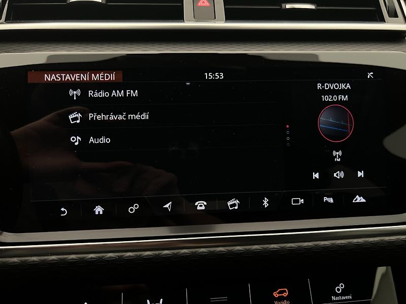 Land Rover Range Rover Velar D300 S AWD AUT CZ - fotka 44 z 47