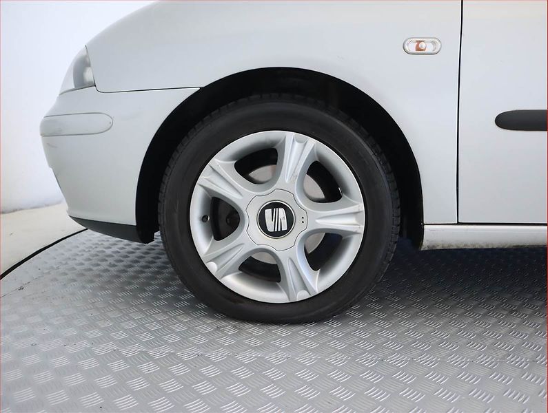 Seat Ibiza (2004) 1.4 16V, Serv.kniha, po STK - fotka 14 z 14