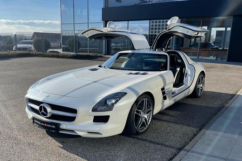 Mercedes-Benz SLS AMG B&O - fotka 5 z 15
