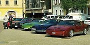 Sraz amerických vozů Chevrolet Camaro a Pontiac Firebird v Kolíně.