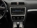 Škoda Octavia (2010) Ambiente 1.6 TDI, Serv.kniha - náhled 12