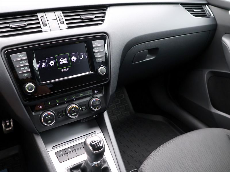 Škoda Octavia 2,0 TDI 110kW Style CZ - fotka 18 z 29