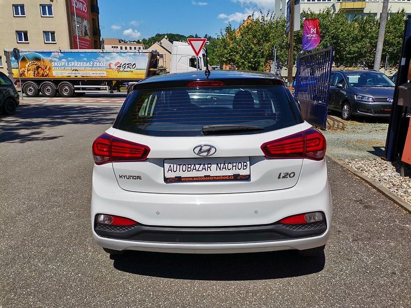 Hyundai i20 (2019) 1.2i 62kw AC Winter PDC - fotka 4 z 25