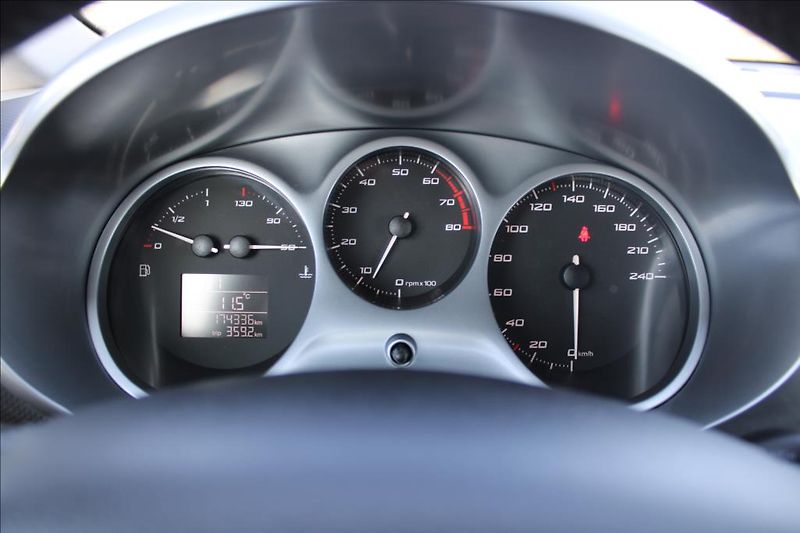 Seat Leon 1,2 TSi  KLIMA, ROZVODY - fotka 16 z 30