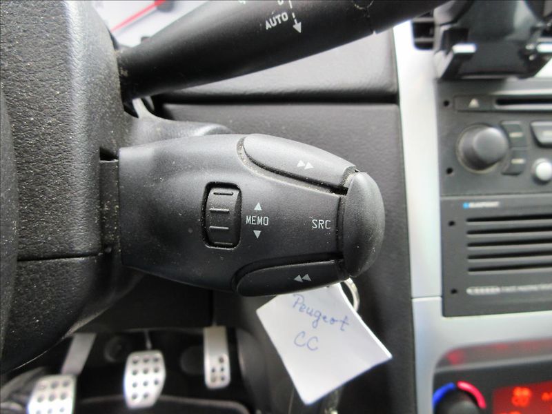 Peugeot 307 2,0 CC 2.0HDi 100Kw, JBL, Kůže - fotka 31 z 37