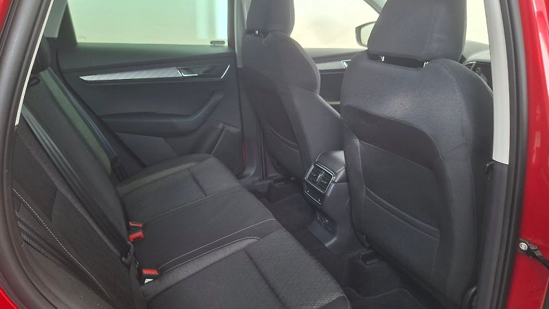 Škoda Karoq (2025) Top Selection 1,5 TSI 110 kW D - fotka 16 z 23