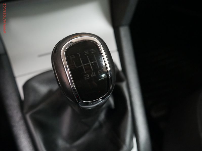 Škoda Octavia (2012) 2.0 TDi, 2.maj,ČR, Klima - fotka 18 z 20
