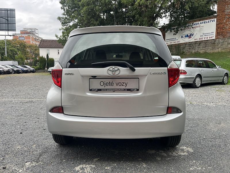 Toyota Verso (2012) 1,3 VVTi 73 Kw - fotka 6 z 18