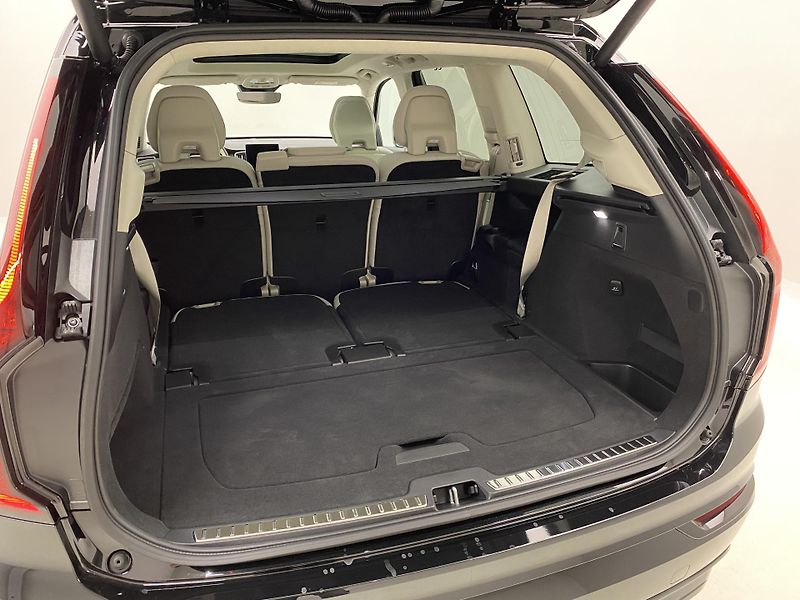 Volvo XC90 (2026) T8 AWD RECHARGE DARK ULTRA - fotka 5 z 79
