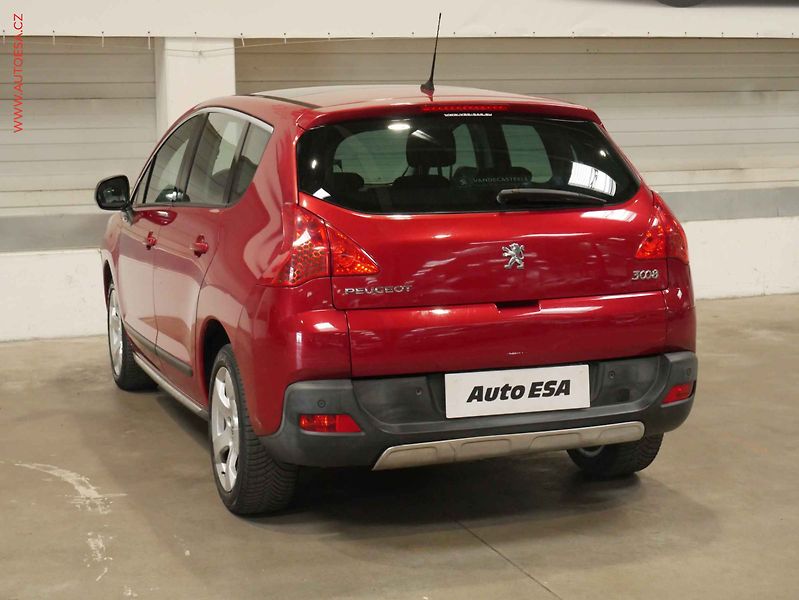 Peugeot 3008 (2010) 1.6HDi, 2.maj, Navi, panor - fotka 4 z 21