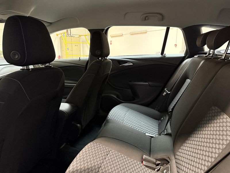 Opel Astra 1.5 CDTi 90kW Edition ST S/S - fotka 11 z 13