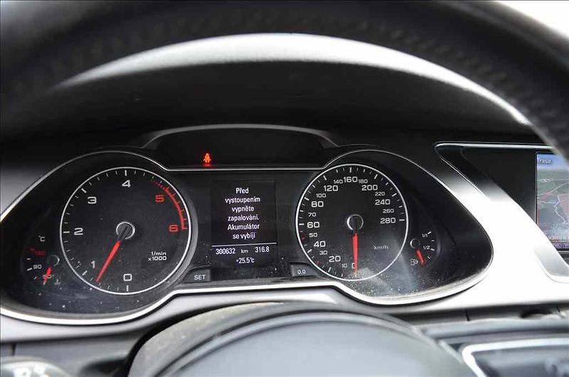 Audi A4 (2012) AVANT 3,0 TDI - fotka 16 z 22