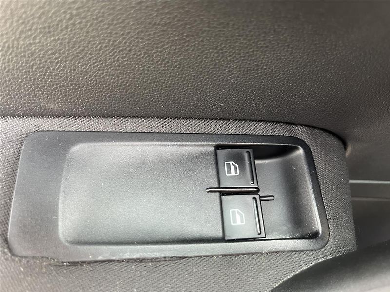 Volkswagen Polo 1.2 HTP KLIMA STK 8/2028 - fotka 23 z 30