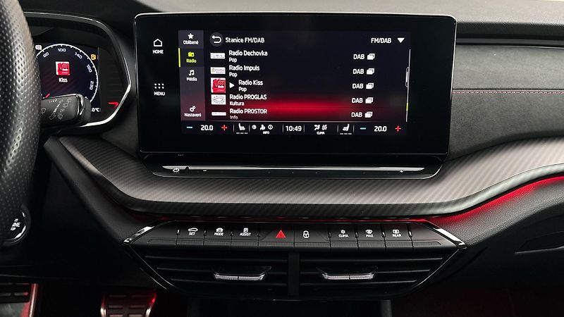 Škoda Octavia 2.0 TSI DSG RS Combi - fotka 11 z 26