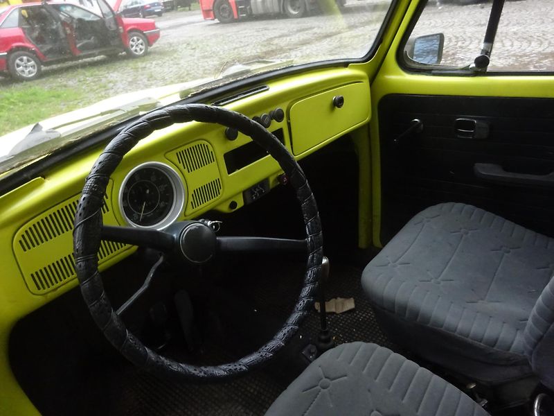 Volkswagen Beetle (1974) Brouk 1,2 - fotka 8 z 14
