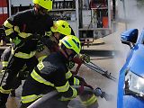 Hasiči se v rámci cvičení Rescue meeting zdokonalovali ve vyprošťování osob z auta, ale také jak uhasit elektromobil - především baterii.
