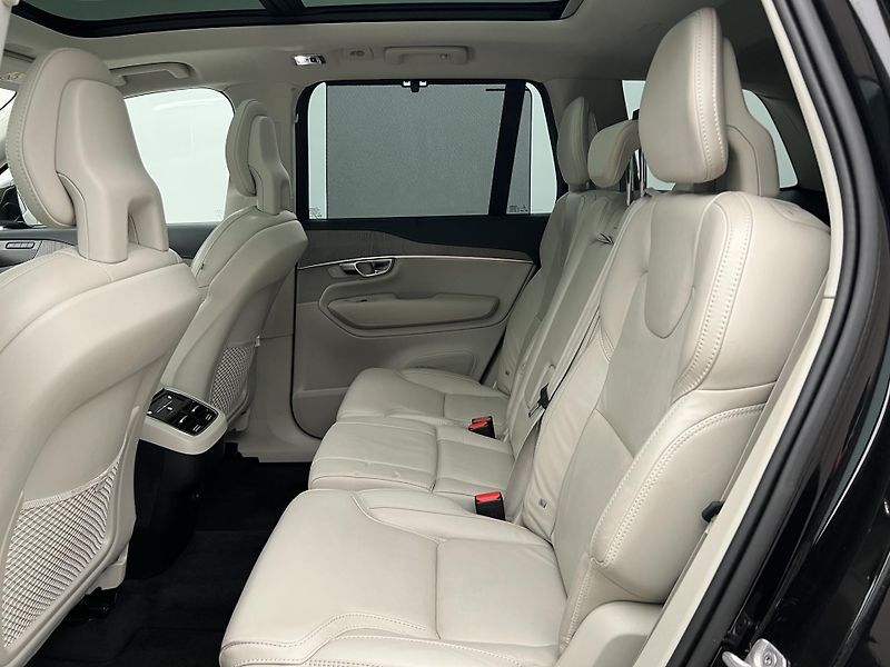 Volvo XC90 B5 AWD INSCRIPTION REZERVACE - fotka 6 z 44