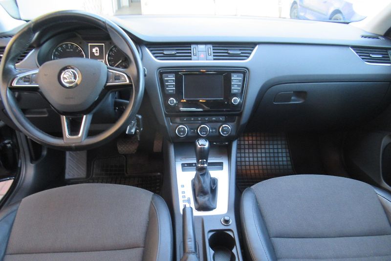 Škoda Octavia 2.0 TDi DSG  AUT. KLIMA NAVI  - fotka 10 z 35
