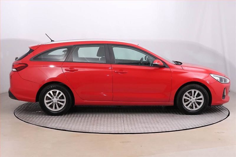 Hyundai i30 (2017) 1.0 T-GDI, Serv.kniha - fotka 6 z 16