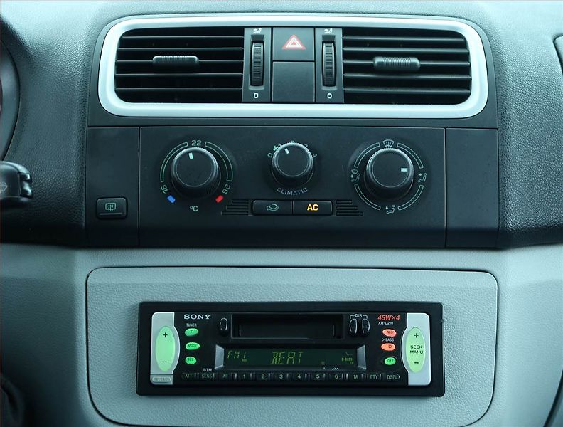 Škoda Roomster (2006) Style 1.2 12V, ČR,1.maj - fotka 12 z 14