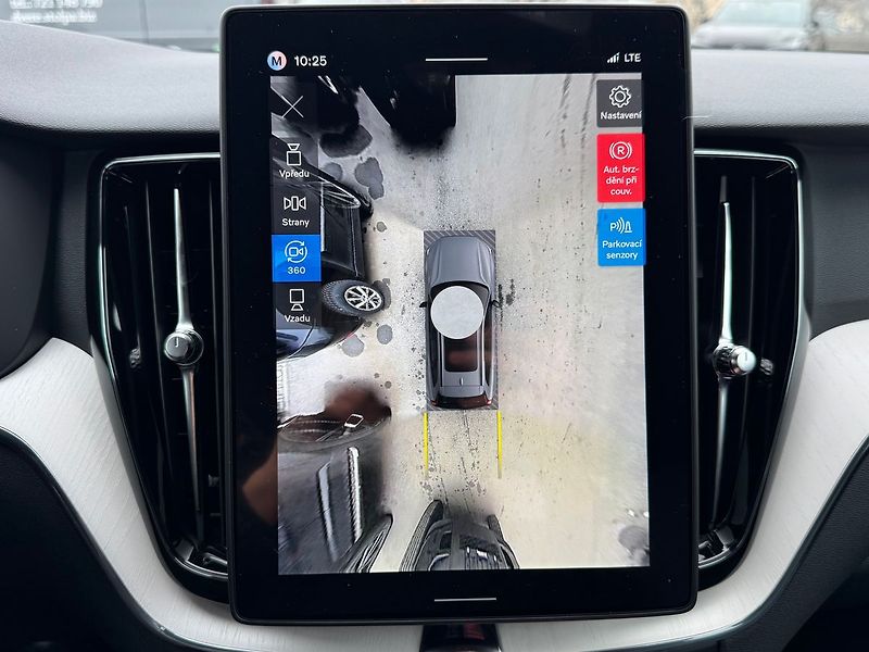 Volvo XC60 (2026) PLUS B5, kamery 360°, FULL LED - fotka 25 z 25