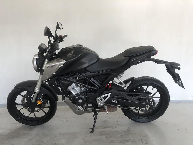 Honda CB 125 R Neo Sports Café ABS - fotka 4 z 17