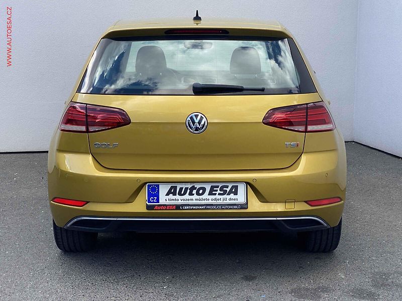 Volkswagen Golf (2017) 1.4TSi, ČR, LED, AC, kamera - fotka 5 z 17