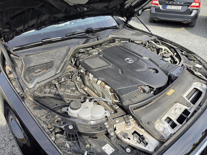 Mercedes-Benz Třídy E 450CDI AMG Burmaster 4D Full - fotka 19 z 25