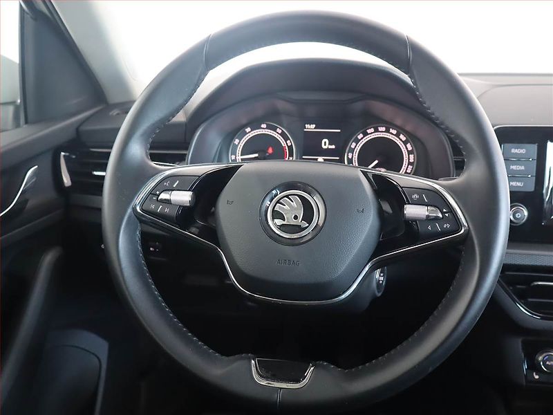 Škoda Kamiq (2022) 1.0 TSI, Serv.kniha - fotka 15 z 20
