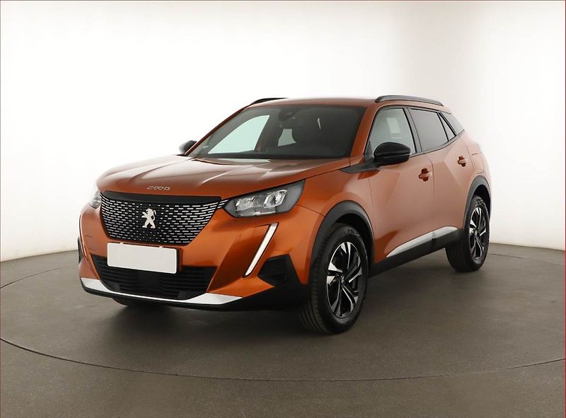 Peugeot 2008 (2023) Allure 1.2 PureTech, Automat - fotka 2 z 18