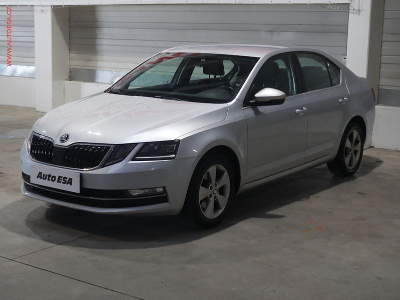 Škoda Octavia (2018) 1.4 TSi, ČR, LED - fotka 3 z 19