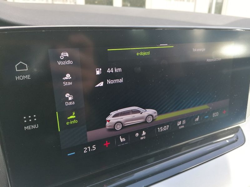 Škoda Octavia (2021) 1.4 TSi iV PHEV 150kW Plug in - fotka 33 z 39