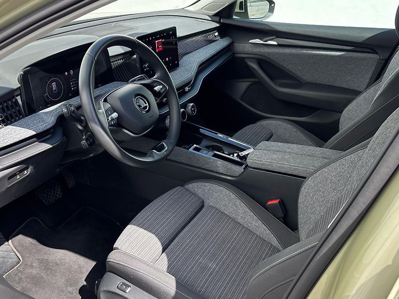 Škoda Superb SELECTION - fotka 6 z 27