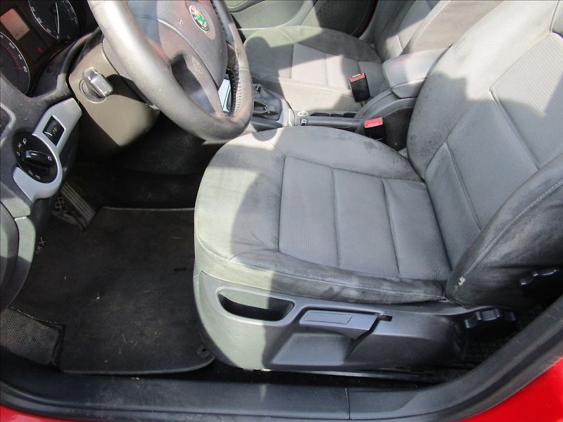 Škoda Octavia Combi 1.9TDi Ambiente, Klima - fotka 11 z 41
