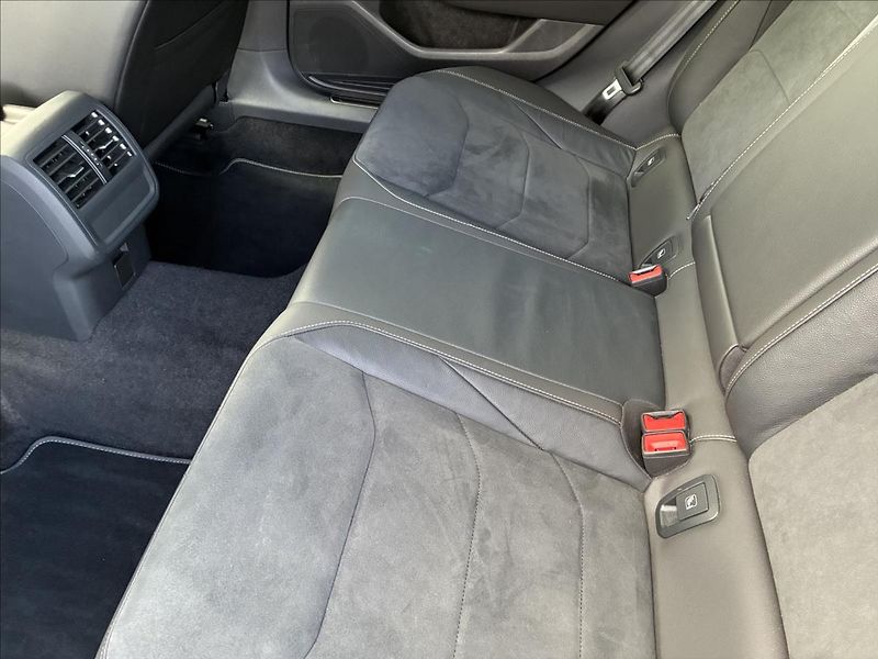 Volkswagen Arteon 2,0 TSI 140 KW REZERVACE - fotka 14 z 38